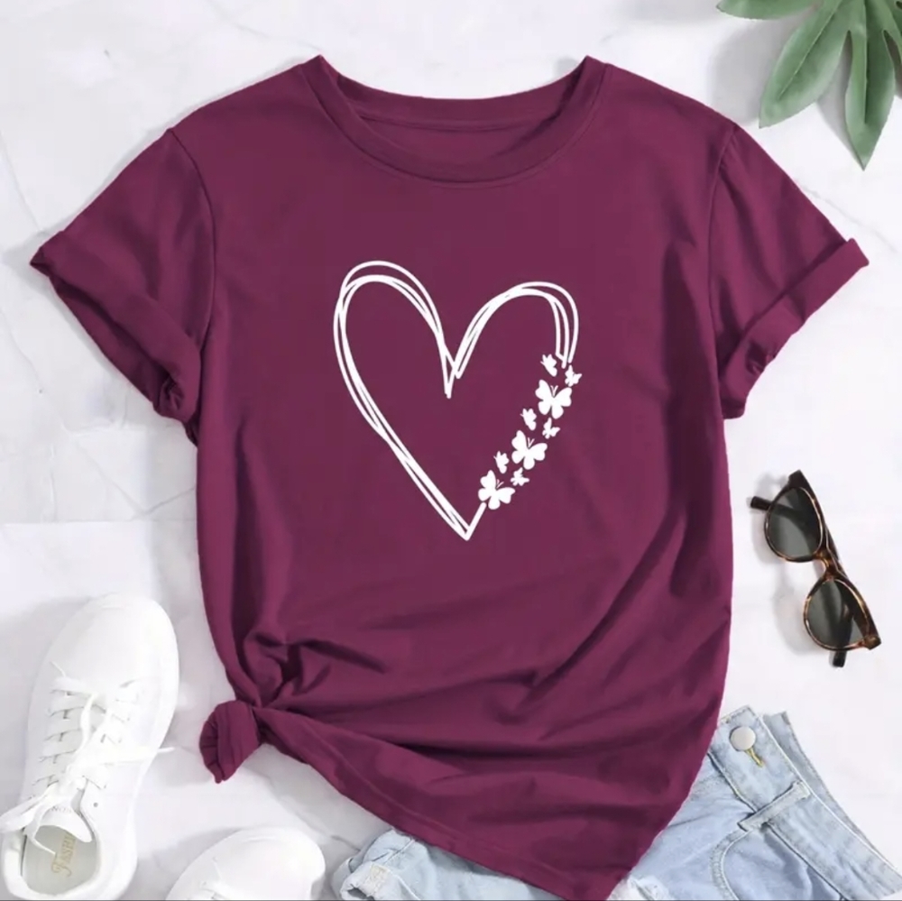 NWOT Beautiful Heart/Butterfly Print T-SHIRT